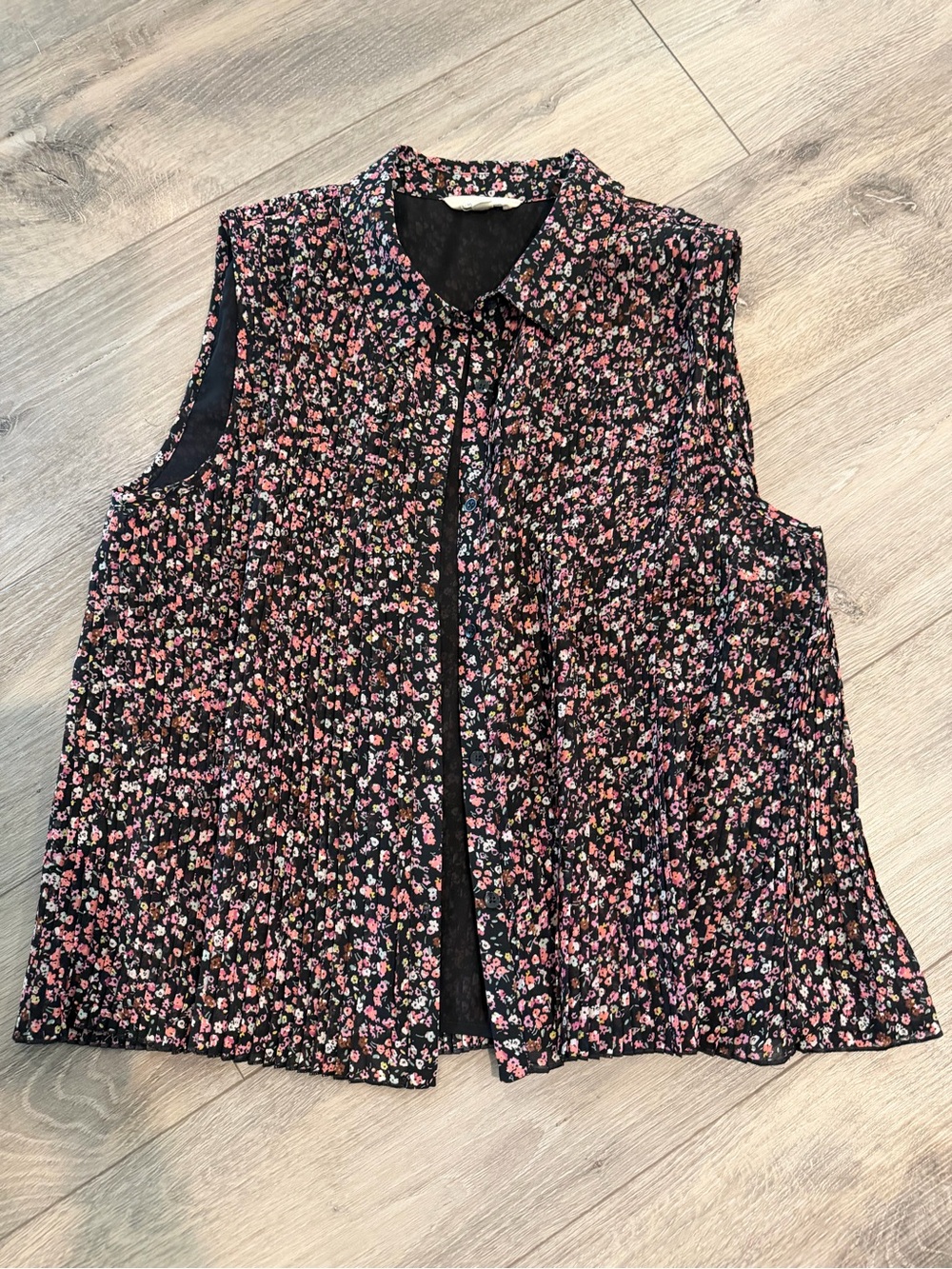 Lucky Brand Black Floral Button-Up Tank Top with Pink Accents